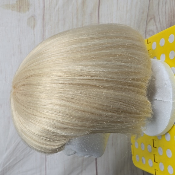 Blonde wig non flammable synthetic wig small - Picture 2 of 11